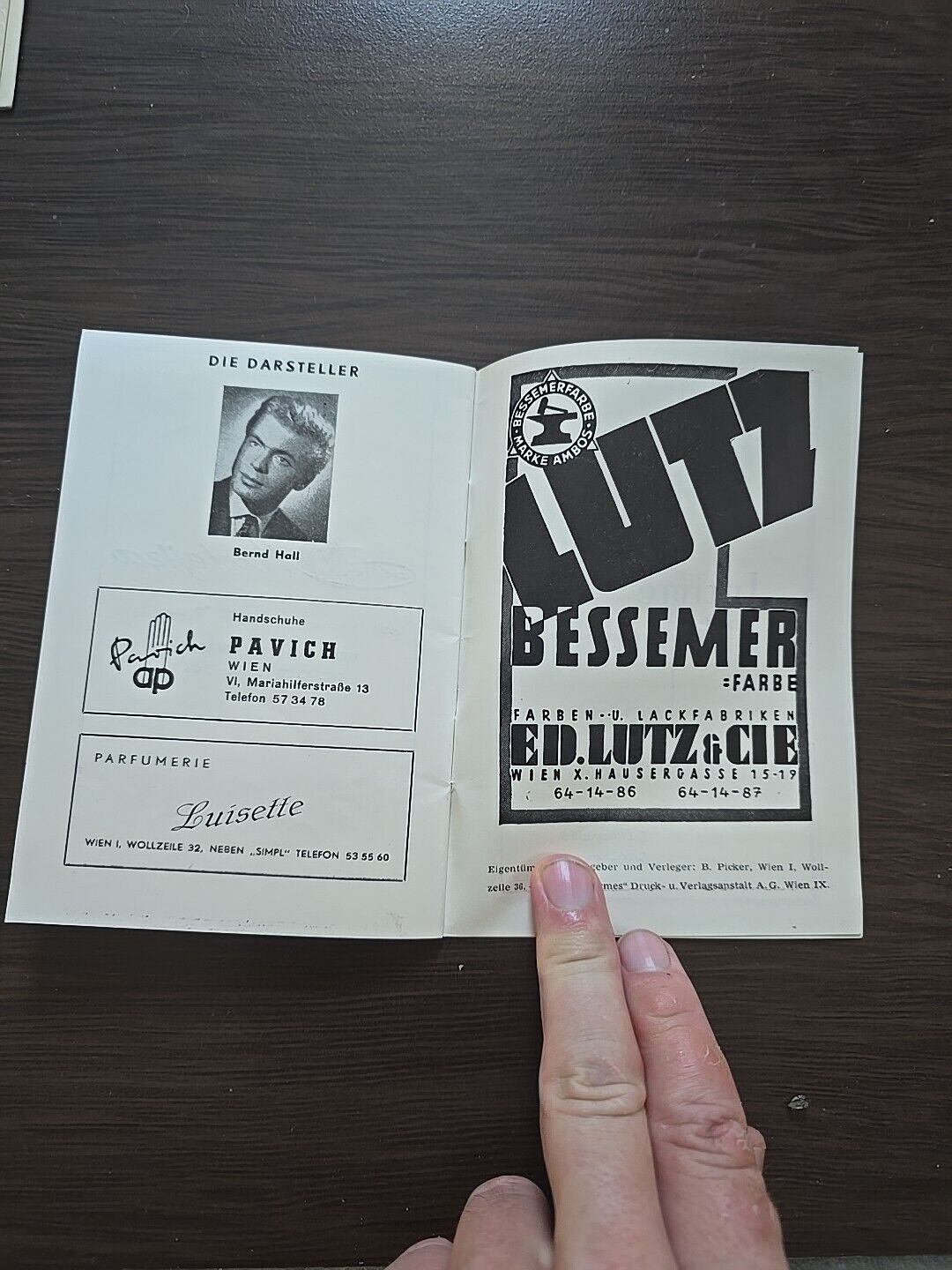 Simpl Theaterkabarett der Komiker Wien Wollzeile viel Werbung