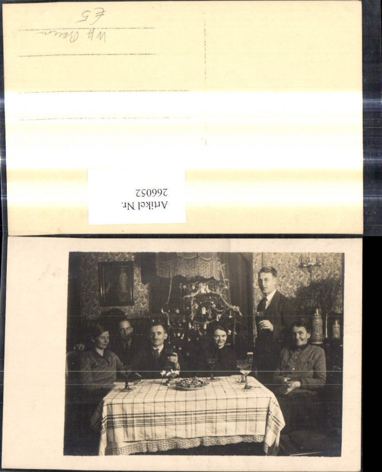266052, Photo Ak Family b. Christmas tree Christmas tree table cookie plate wine glasses wine Christmas