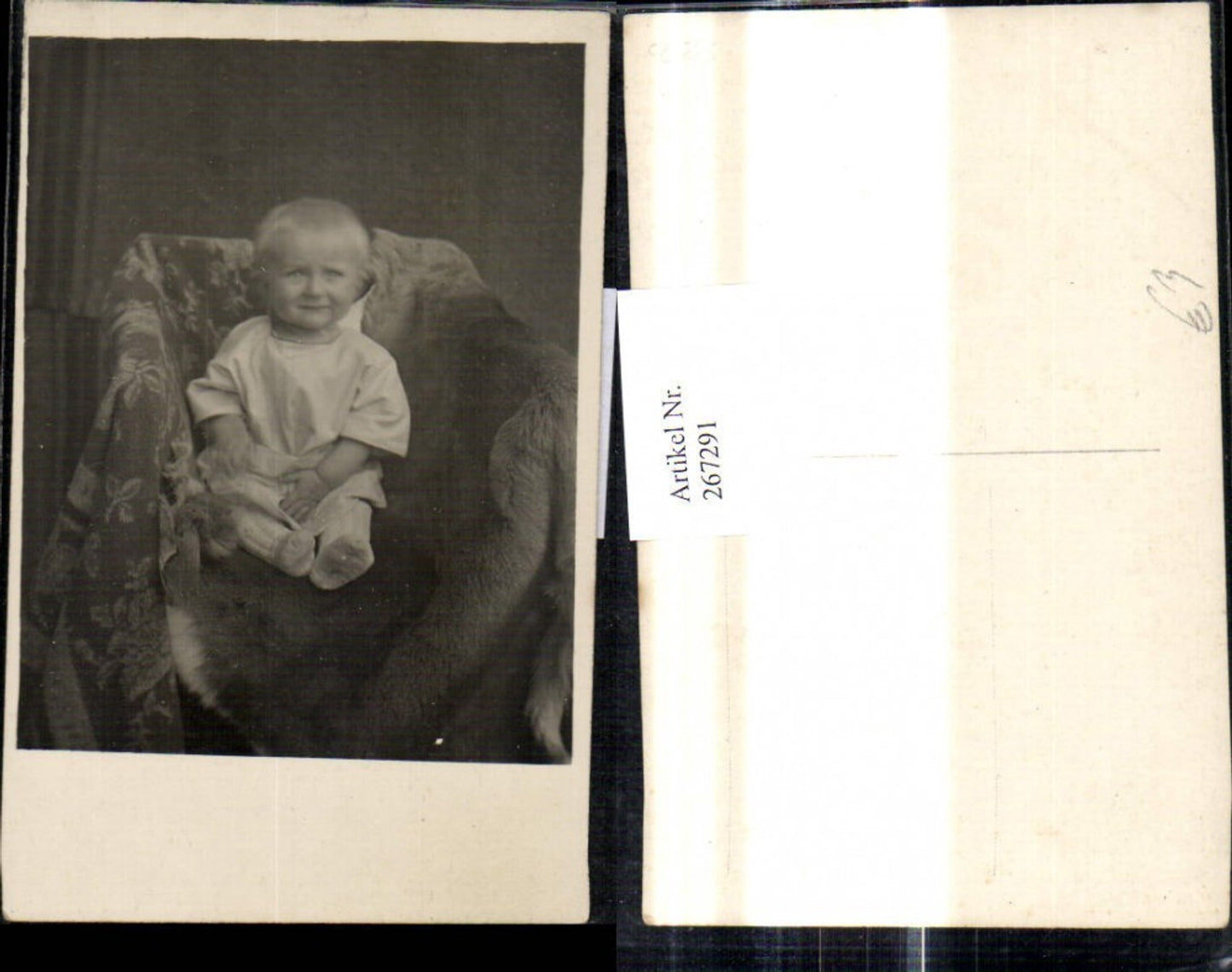 267291, Photo Ak Child Sitting Portrait
