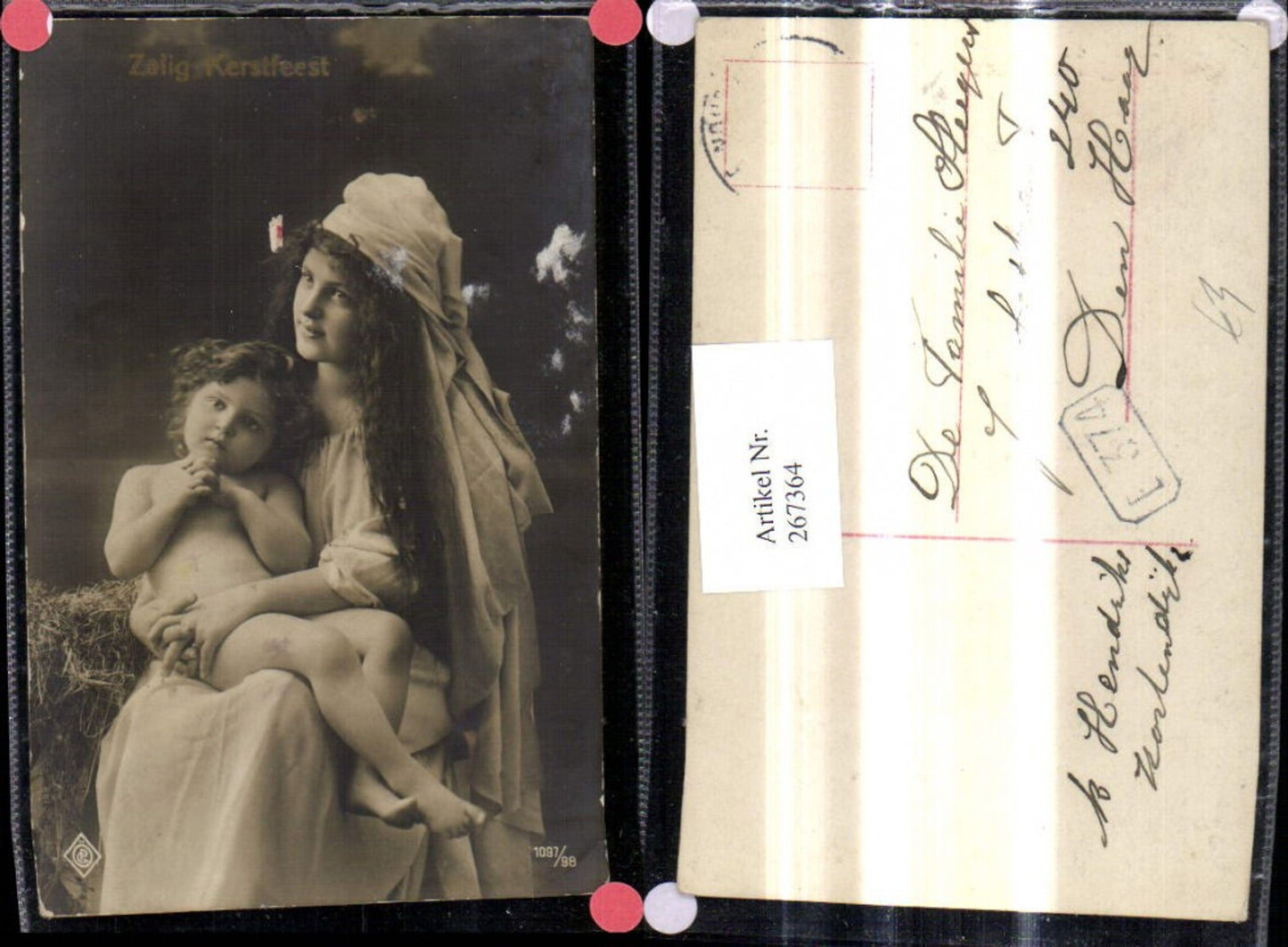 267364,Foto Ak Frau Mignon m. Kind Kopftuch