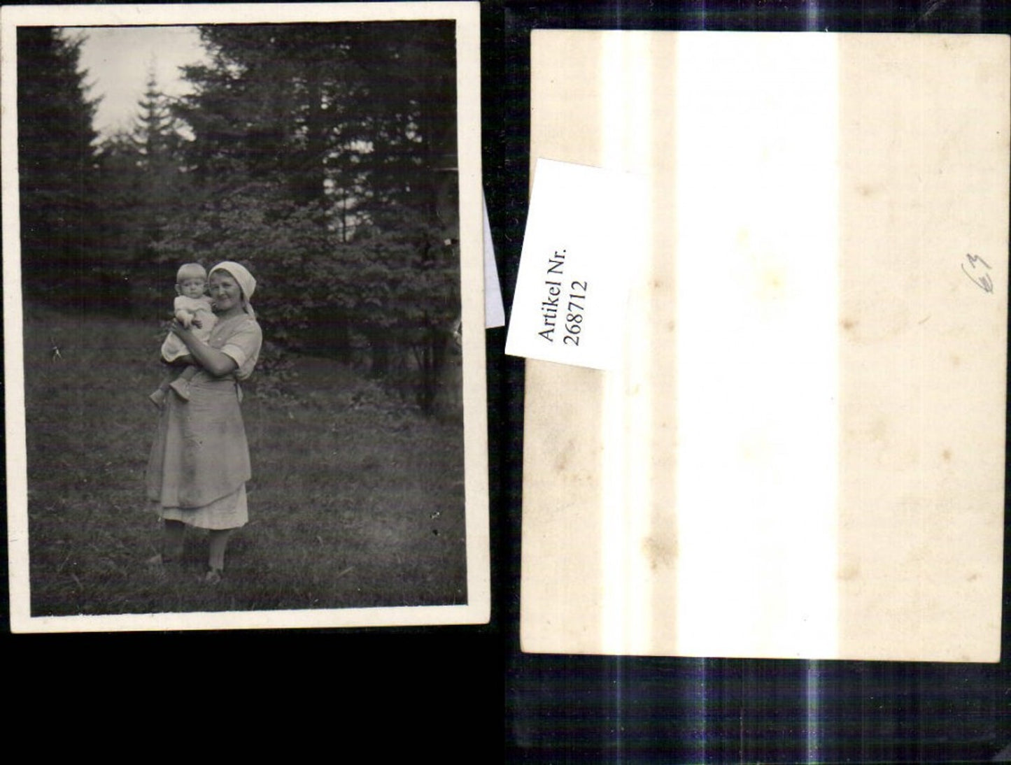 268712,Foto Frau als Mutter Kleinkind