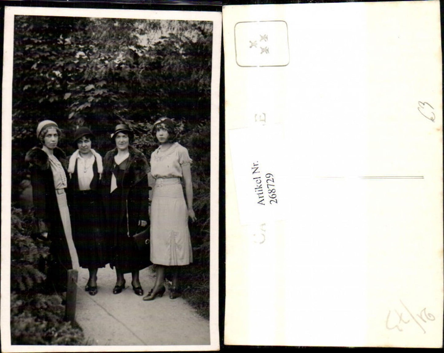 268729,Foto Ak Frauen Hut Mantel m. Pelzkragen Mode Handtasche