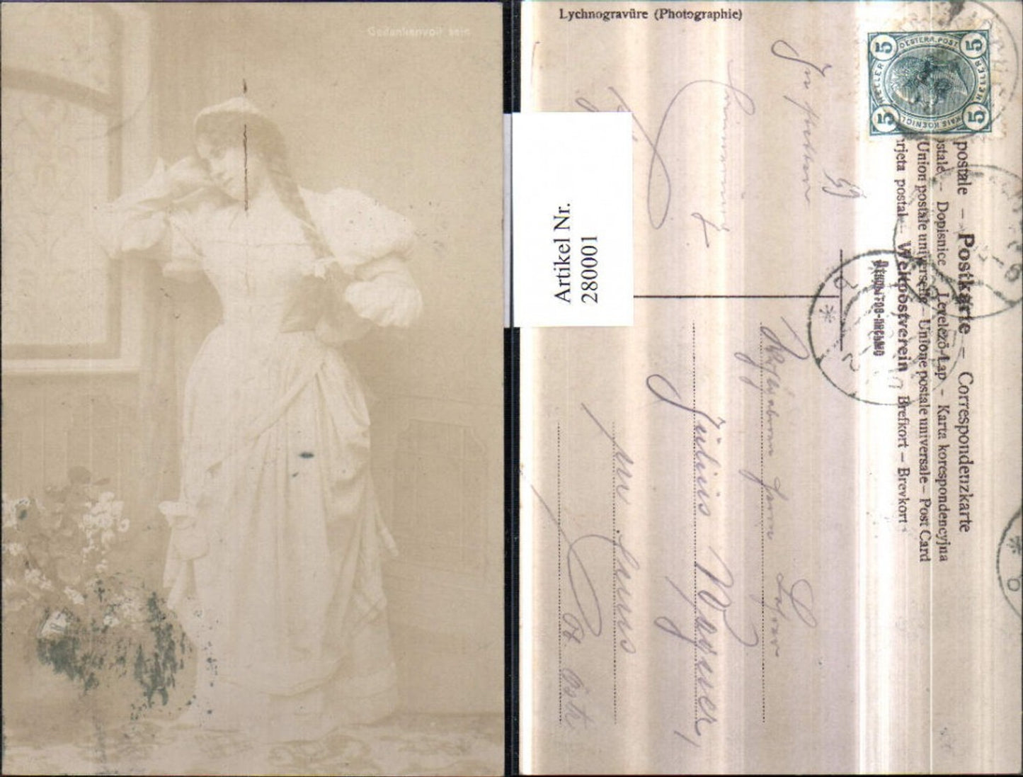 280001,Foto AK Gedankenvoll sein Frau m. Kleid Zopf Blumen Fenster
