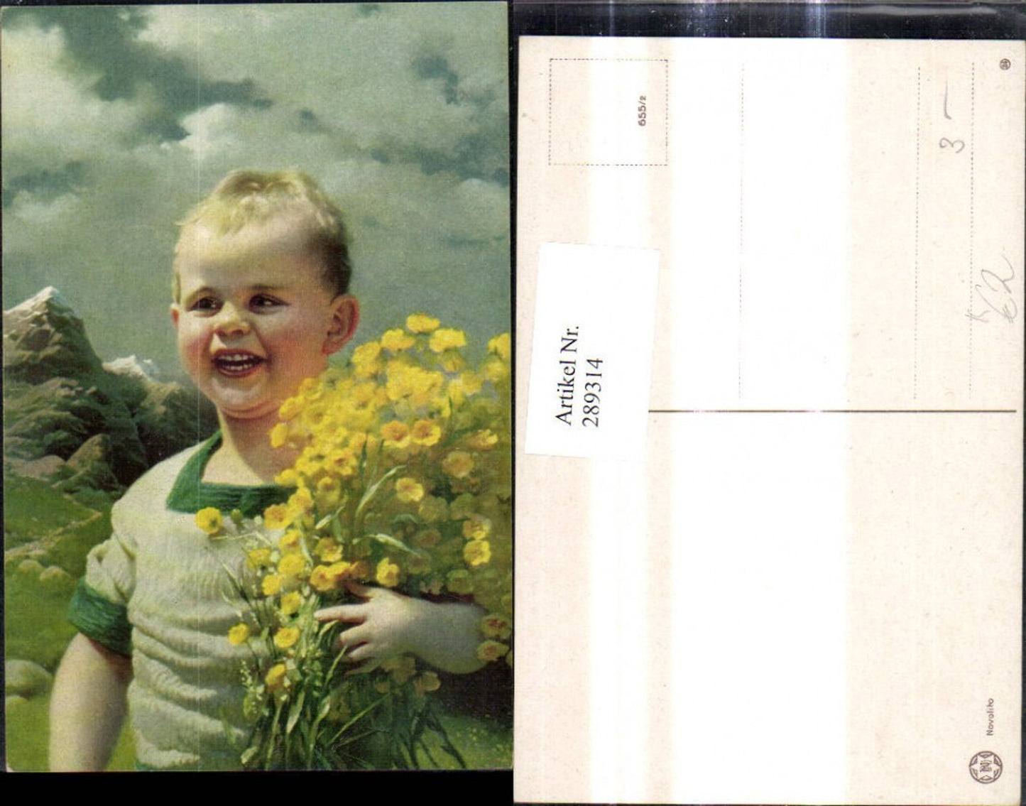 289314,Künstler Ak Kind Bub Junge Blumenstrauß Blumen Bergkulisse