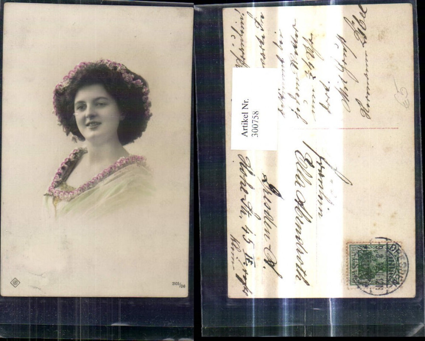 300758,Foto Ak Frau Blumenkranz i. Haar Portrait