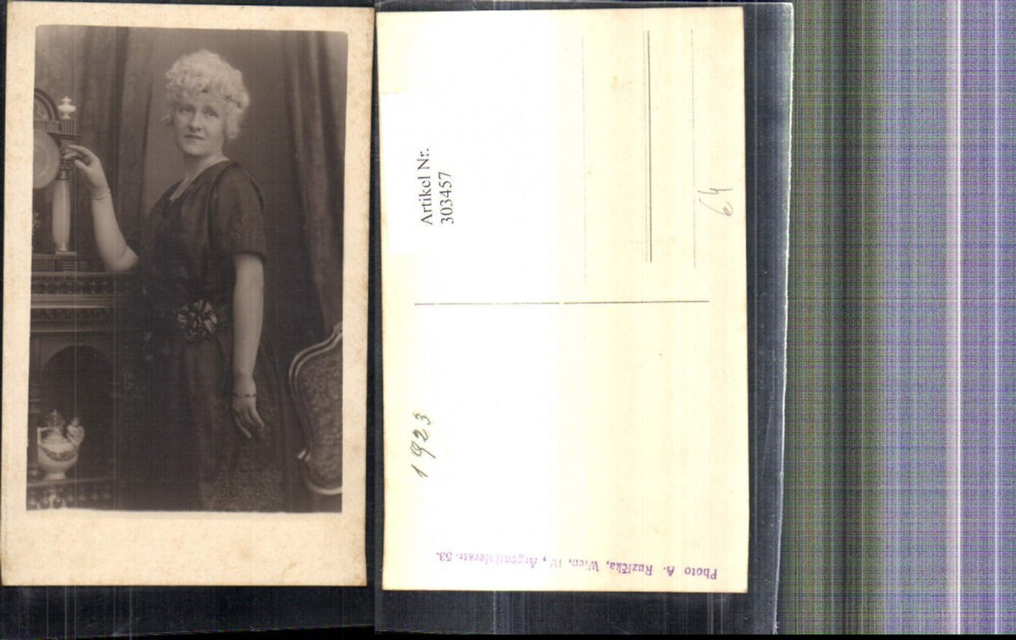 303457,Foto Ak Frau Portrait Kleid Lockenkopf 1923
