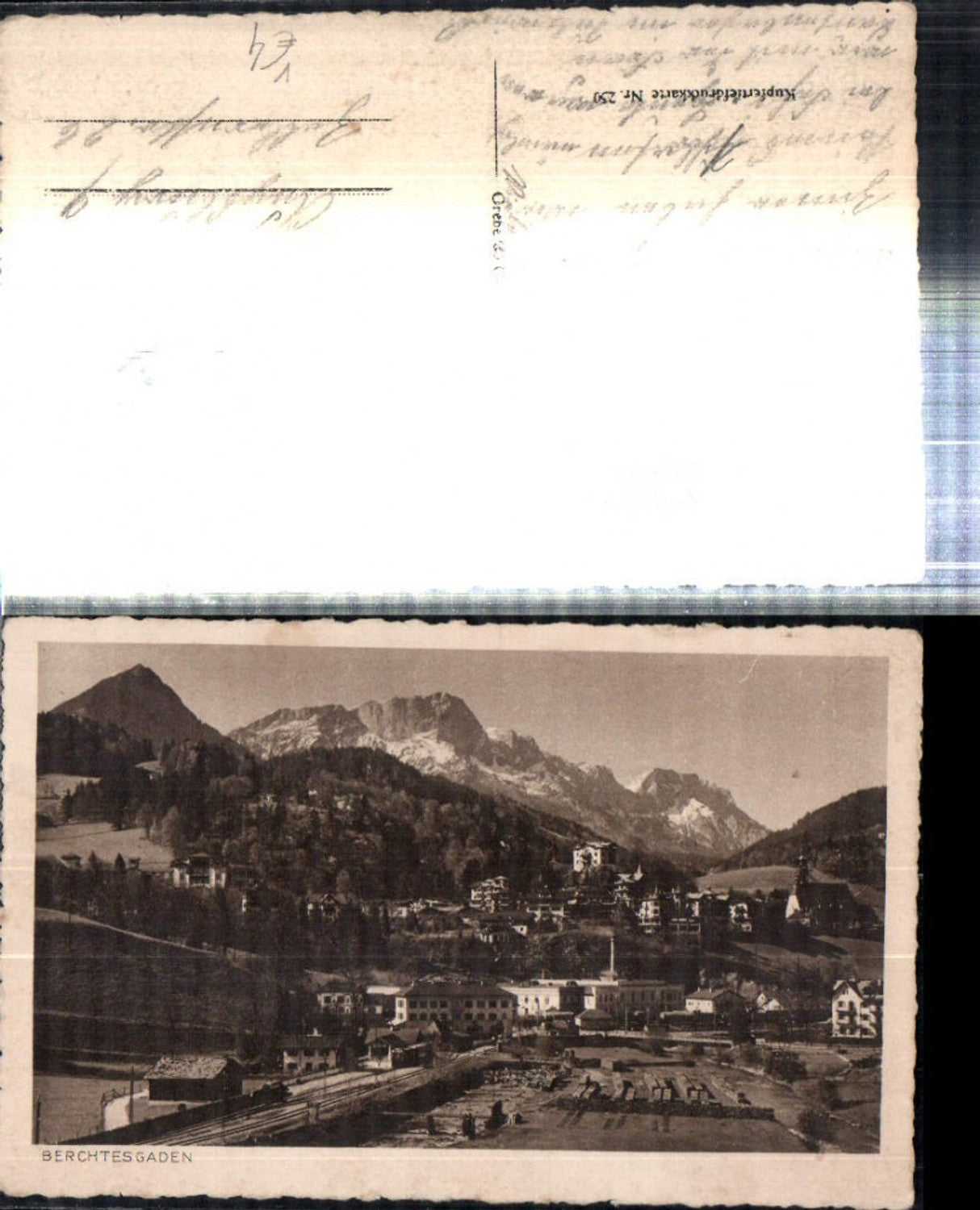 308589,Berchtesgaden Totale Bergkulisse pub Grebe & Co 250