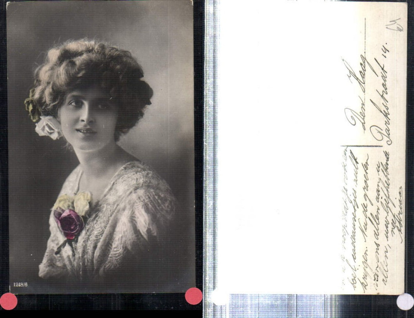 309198,Frau m. Blumen in den Haaren Rosen Portrait