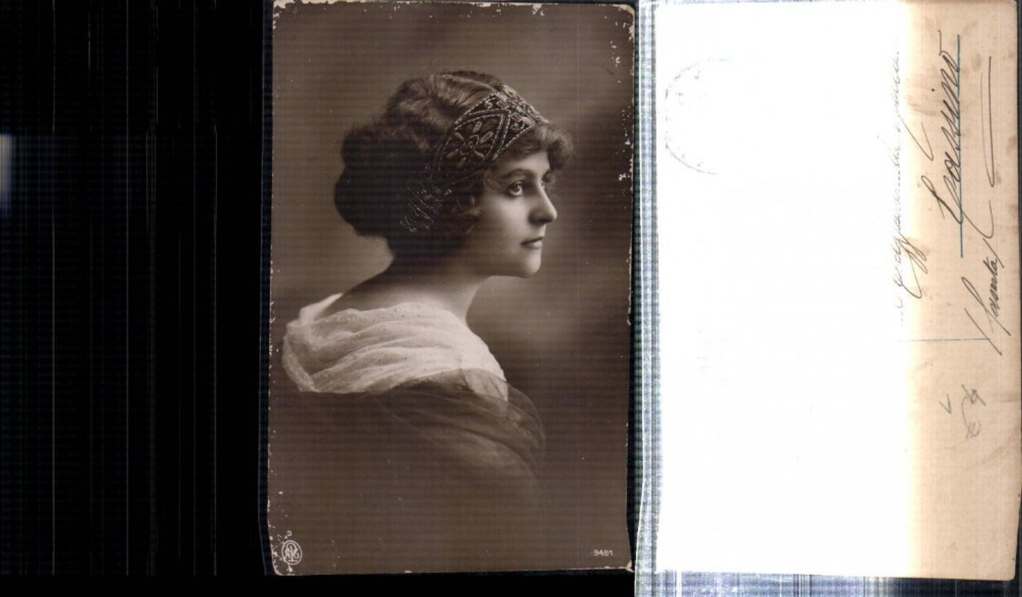 309233,Foto AK Frau m. Haarband Stola Portrait pub NPG 3461