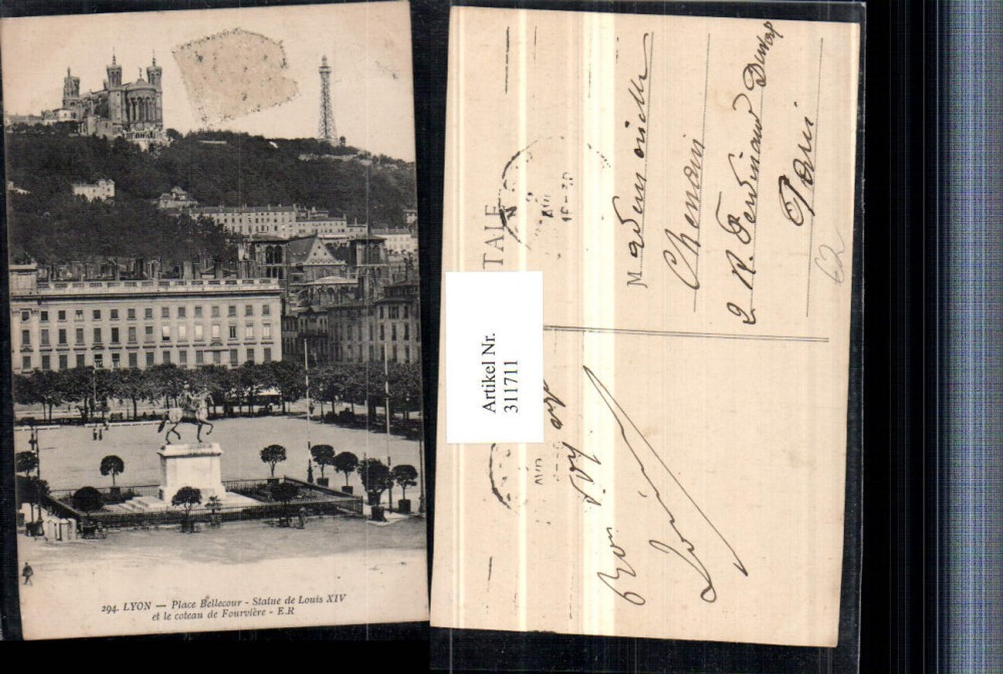 311711,Lyon Place Bellecour Statue de Louis XIV et le coteau de Fourviere Denkmal Kirche