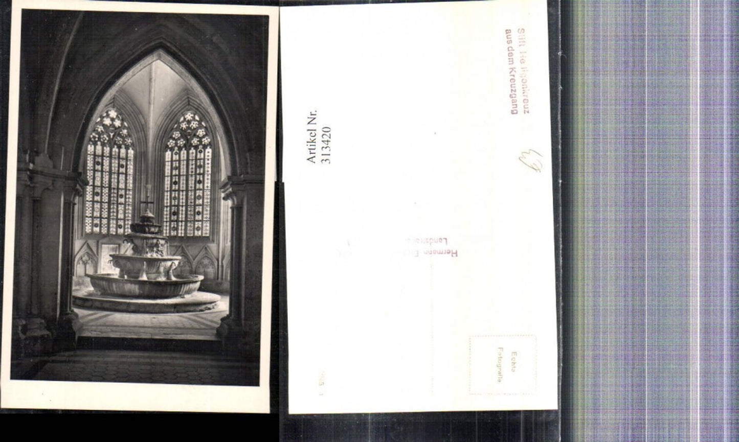 313420,Foto Ak Stift Heiligenkreuz Bleibrunnen Brunnen a. d. Kreuzgang