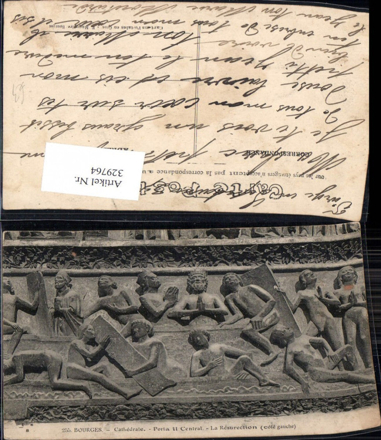 329764,Bourges Cathedrale Portail Central La Resurection Relief Eingange Kirche