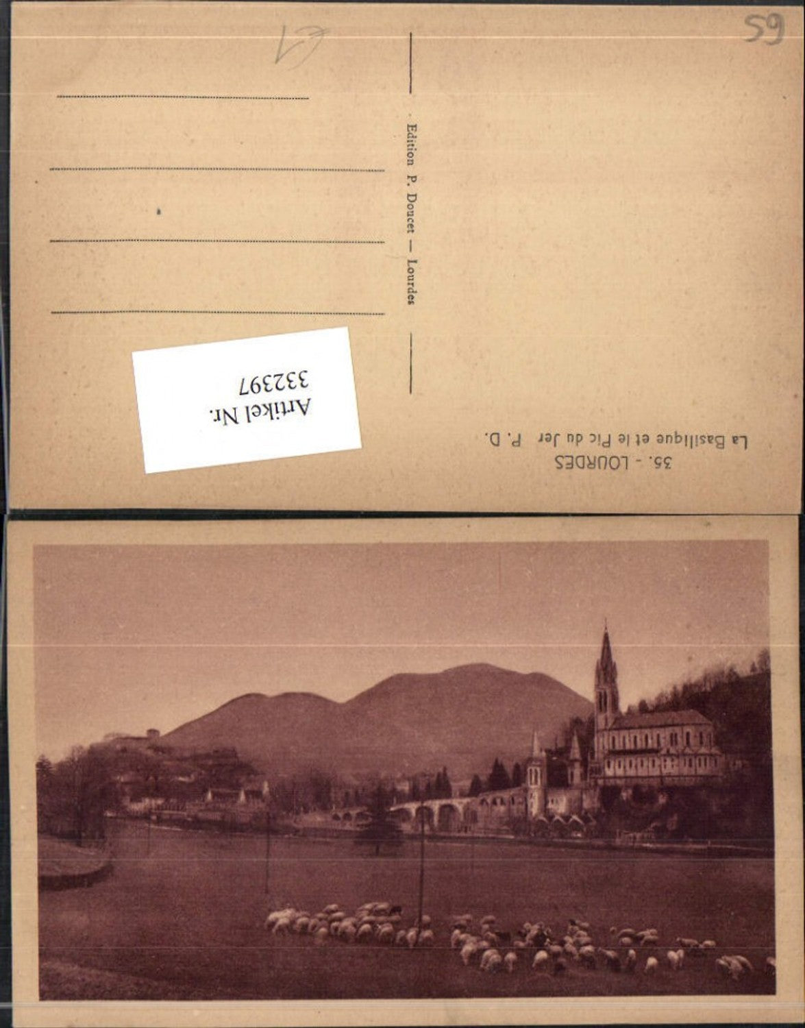332397,Midi-Pyrenees Hautes-Pyrenees Lourdes La Basilique et le Pic du Jer Kirche Schafherde