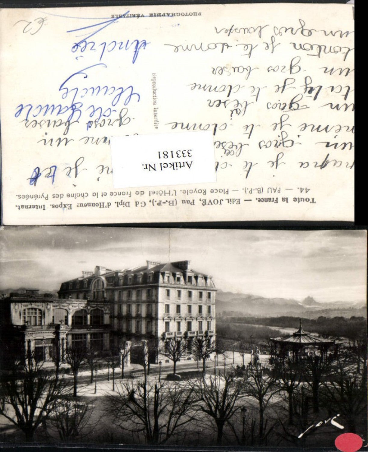 333181,Aquitanien Pyrenees-Atlantiques Pau Place Royal Hotel de France et la chaine des Pyrenees