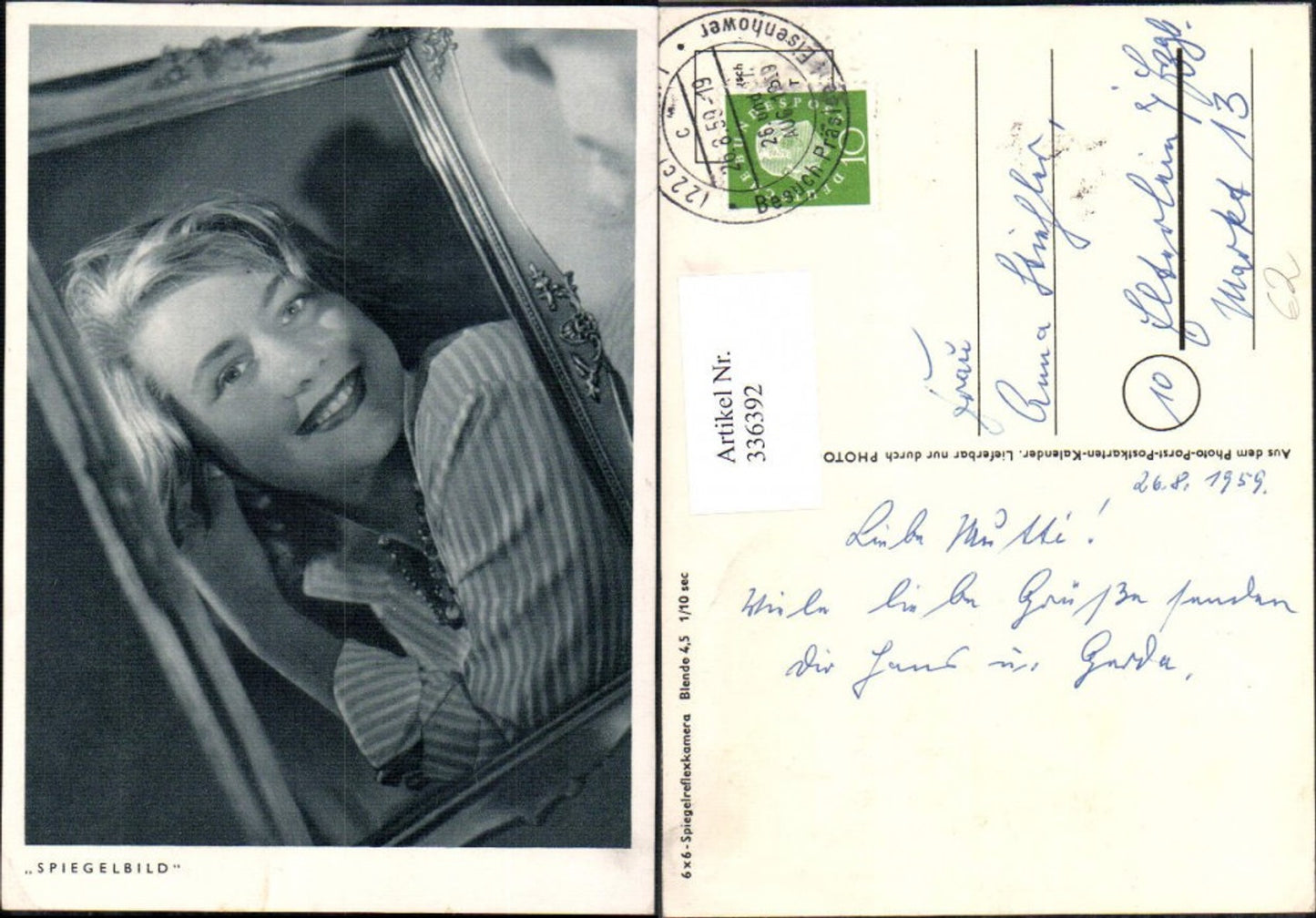 336392,Frau lachend Spiegelbild Spiegel Portrait