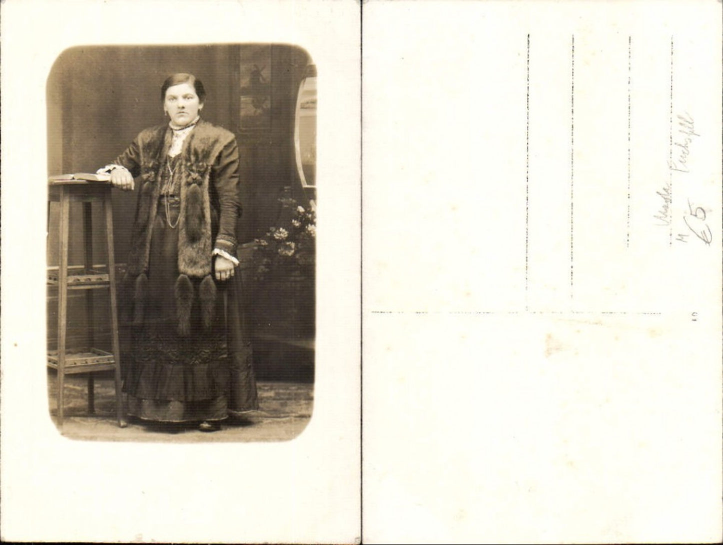 336417,Foto Ak Frau Pelzstola Pelz Pelzmode Fuchsfell