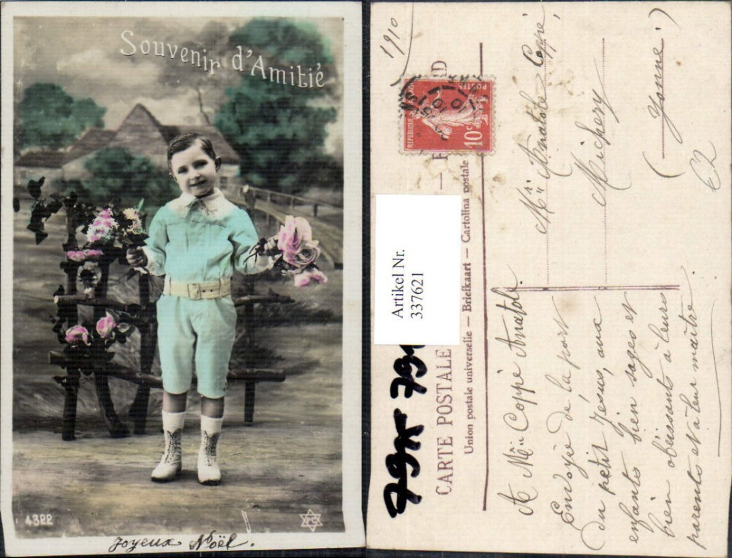 337621,Kind in Uniform Bub Junge Matrosenanzug Fische