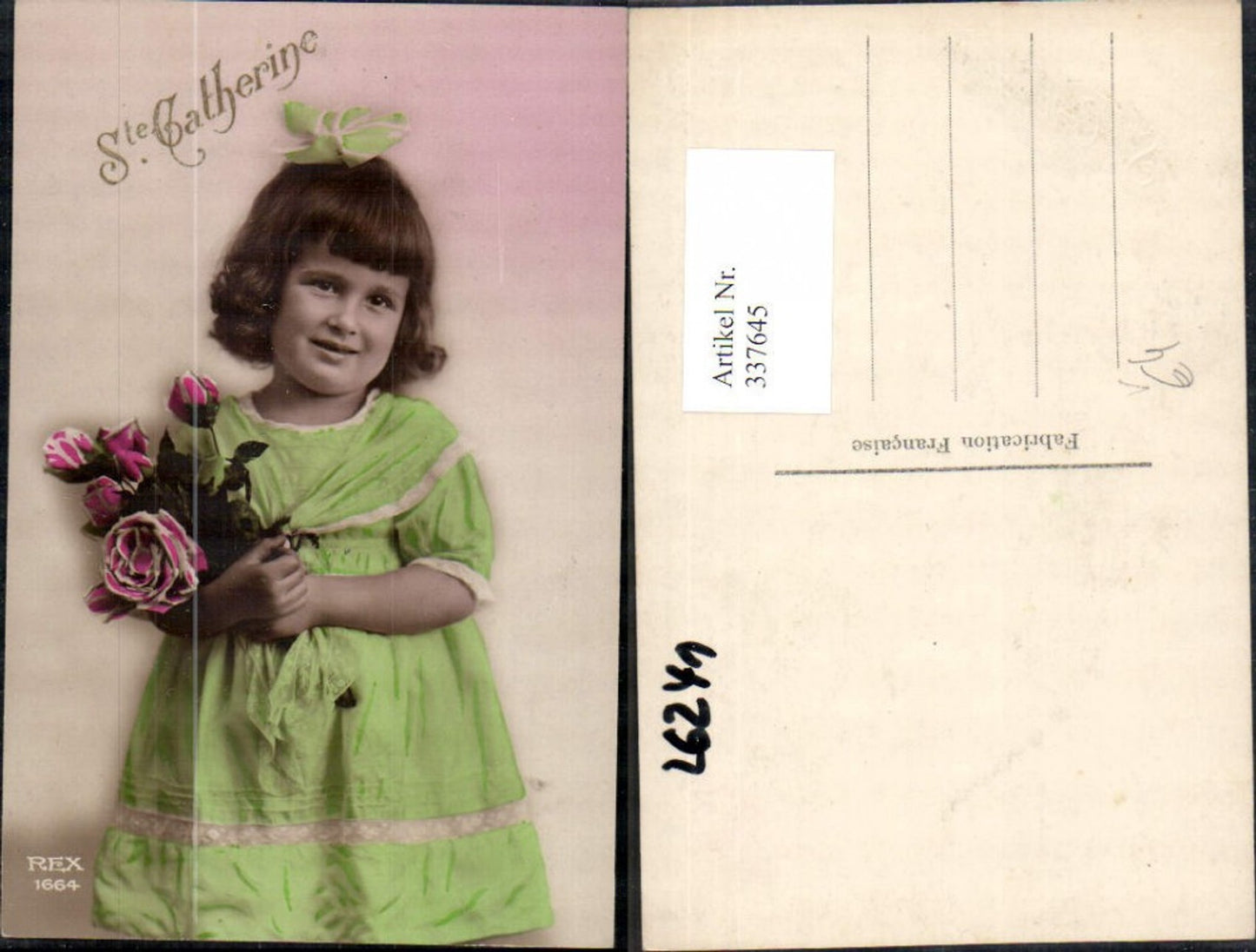 337645,Foto Ak Kind Mädchen Kleid Haarschleife Rosenstrauß Blumen pub REX 1664