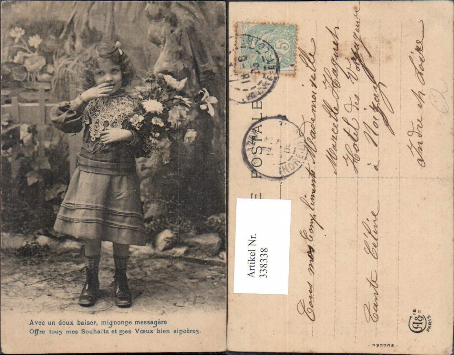 338338,Kind Mädchen Lockenkopf Haarschleife Blumenstrauß Text