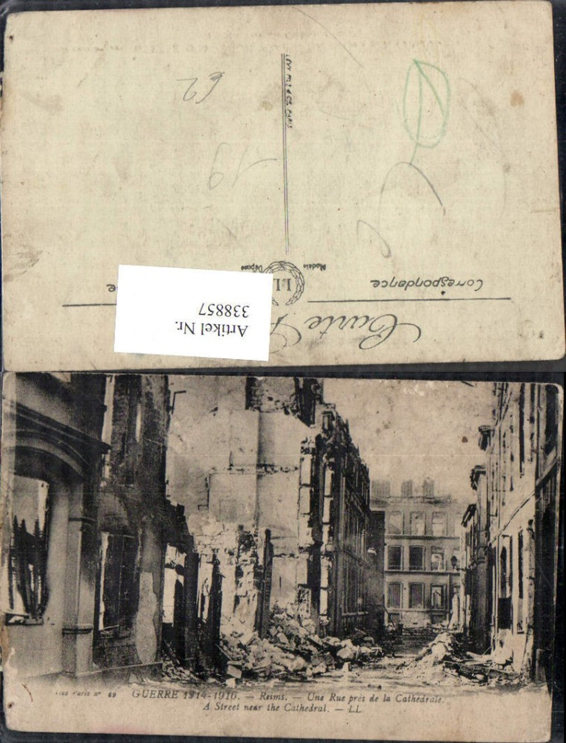 338857,Kirche Guerre Reims Une Rue pres de la Cathedrale Zerstörte Häuser