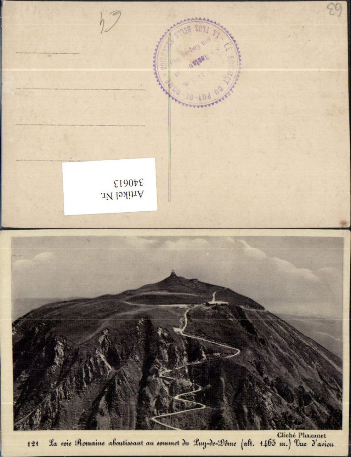 340613,Auvergne Puy-de-Dome La voie Romaine aboutissaut au sommet du Puy-de-Dome Bergkulisse
