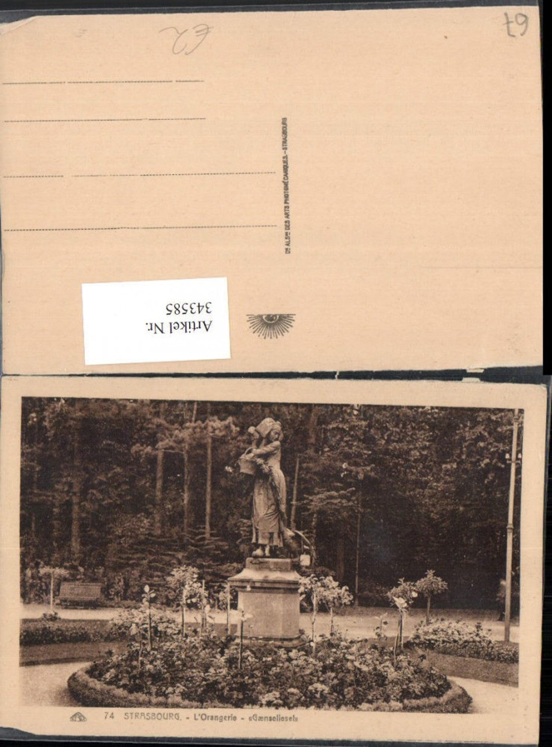 343585,Elsass Bas-Rhin Strasbourg Straßburg L'Orangerie Gänseliesl Statue