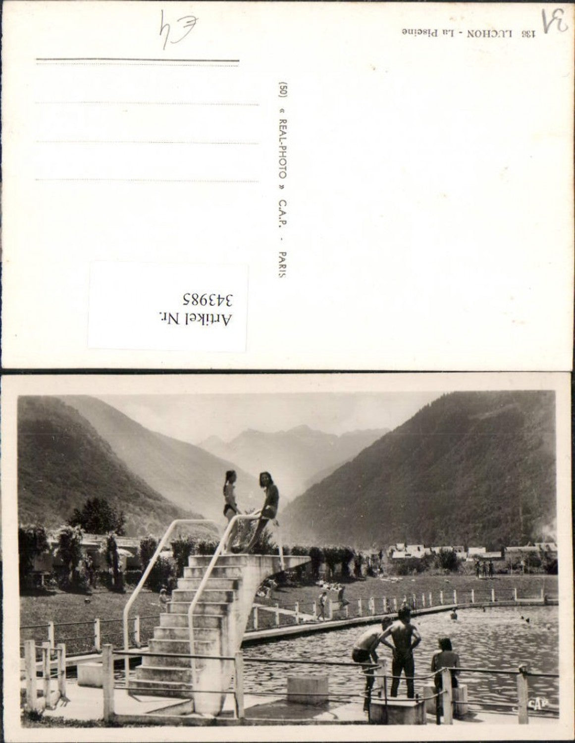 343985,Midi-Pyrenees Haute-Garonne Luchon La Piscine Freibad Schwimmbad Bergkulisse