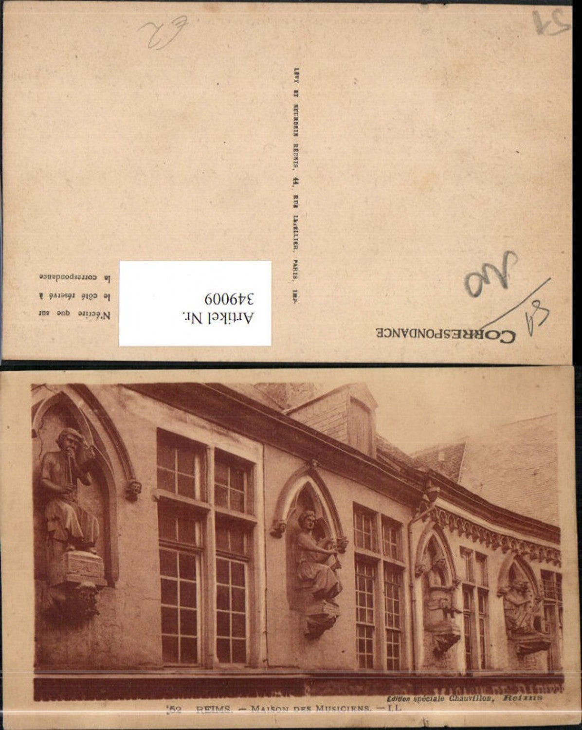 349009,Champagne-Ardenne Marne Reims Maison des Musiciens Statuen