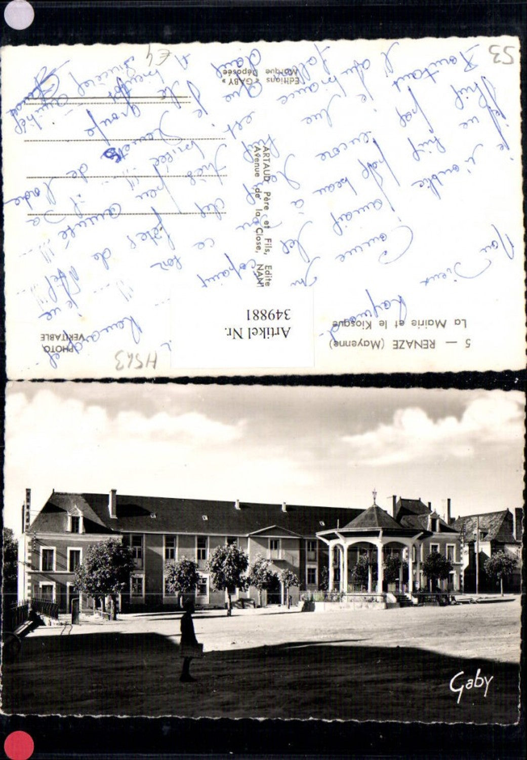 349881,Pays de la Loire Mayenne Renaze La Mairie et le Kiosque Rathaus Gebäude