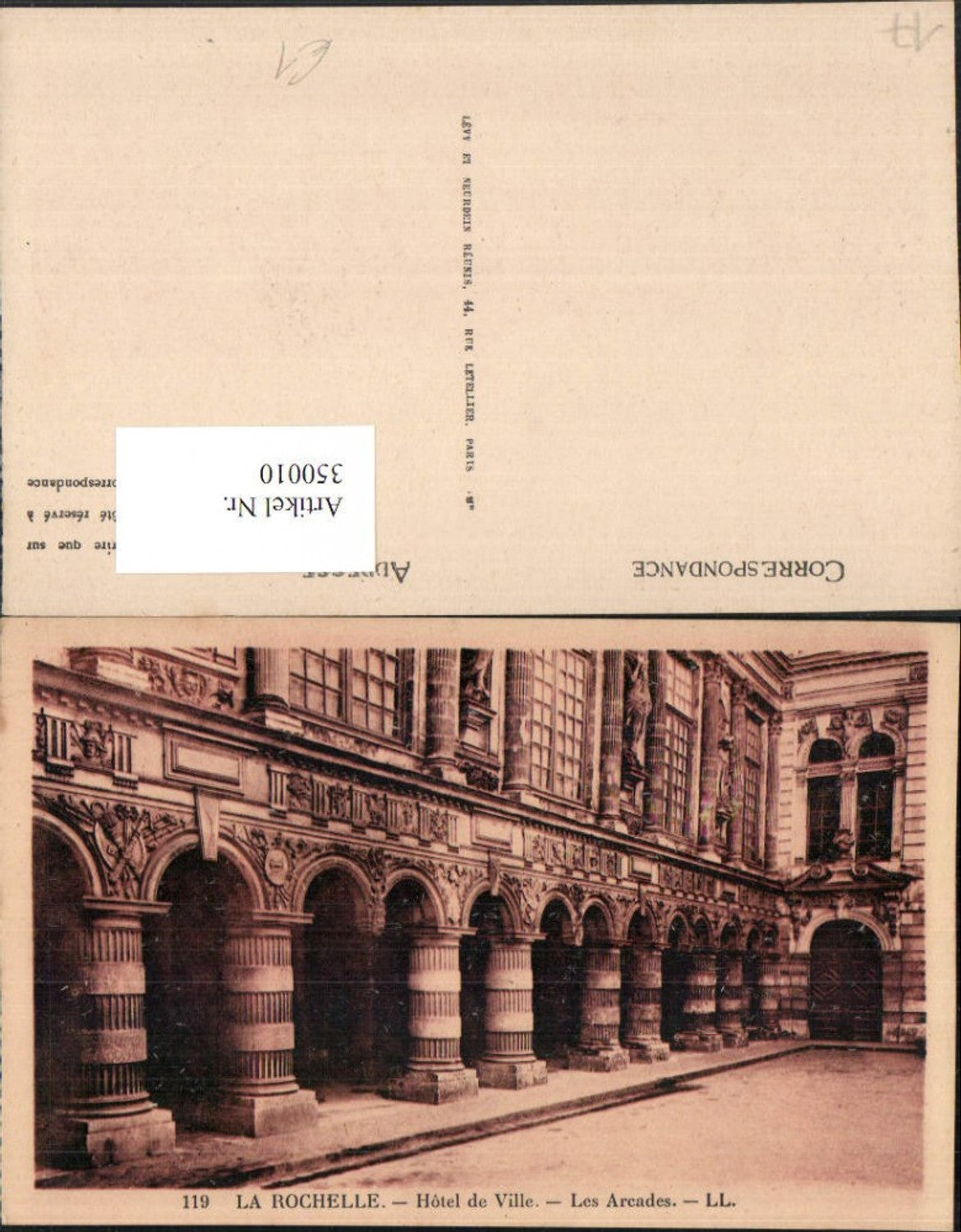 350010,Poitou-Charentes Charente-Maritime La Rochelle Hotel de Ville Les Arcades Rathaus Arkaden