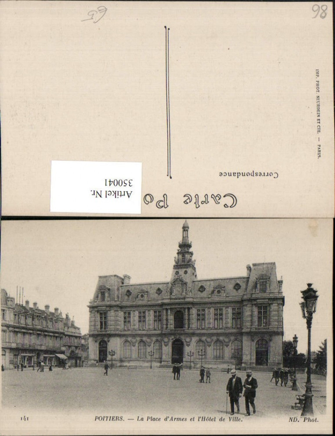 350041,Poitou-Charentes Vienne Poitiers La Place d'Armes et l'Hotel de Ville Rathaus