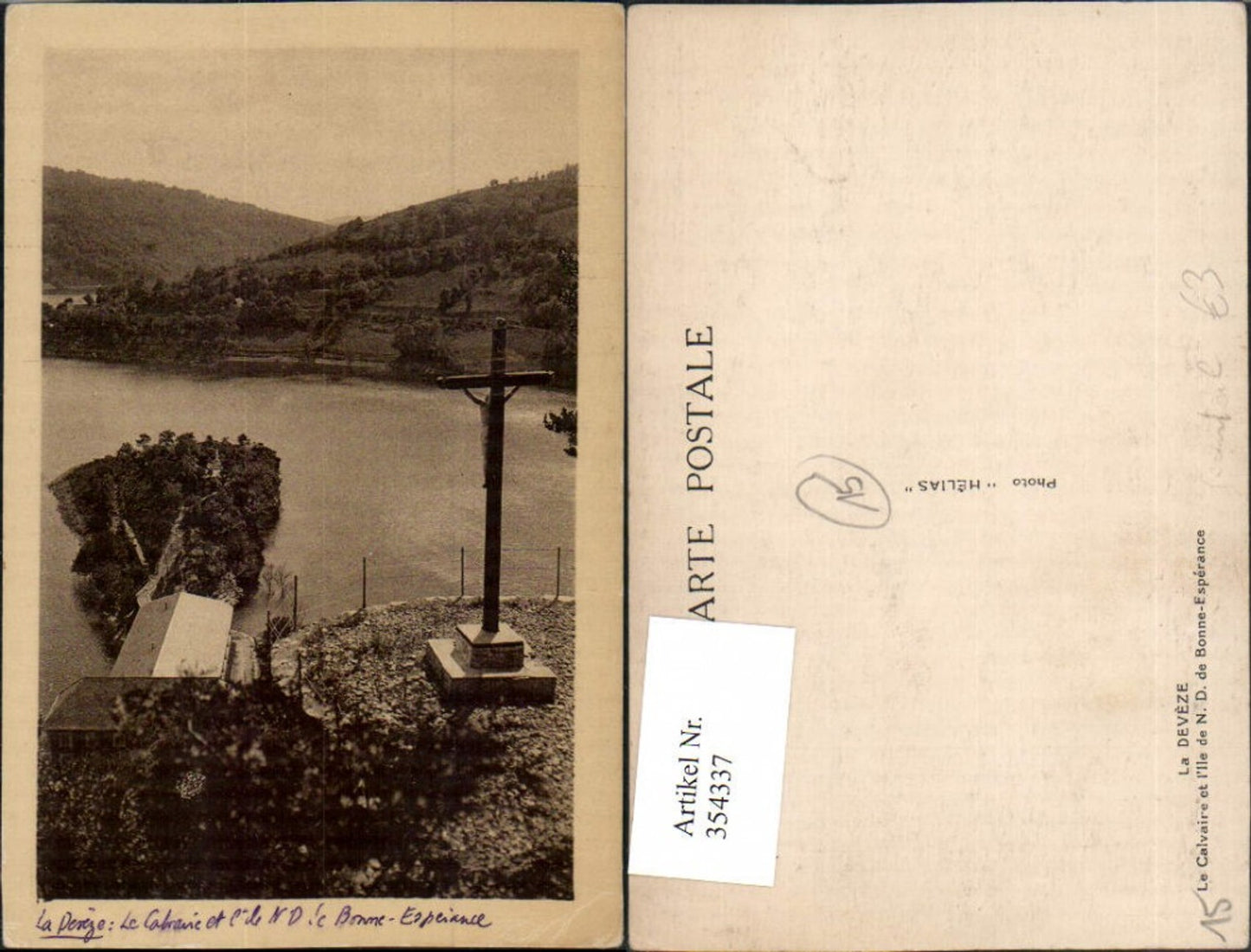 354337,Auvergne Cantal La Deveze Le Calvaire et l'Ile de Notre-Dame de Bonne-Esperance Kruzifix