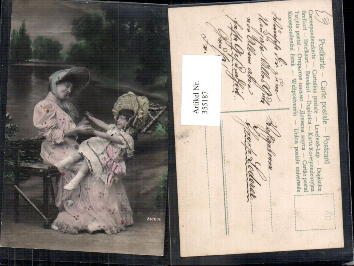355187,Frau als Mutter Kleider Hüte Hut Mode Glitzerverzierung