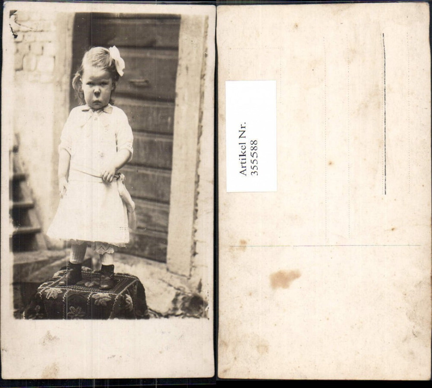 355588,Foto Ak Kind Mädchen m. Haarschleife Kleid