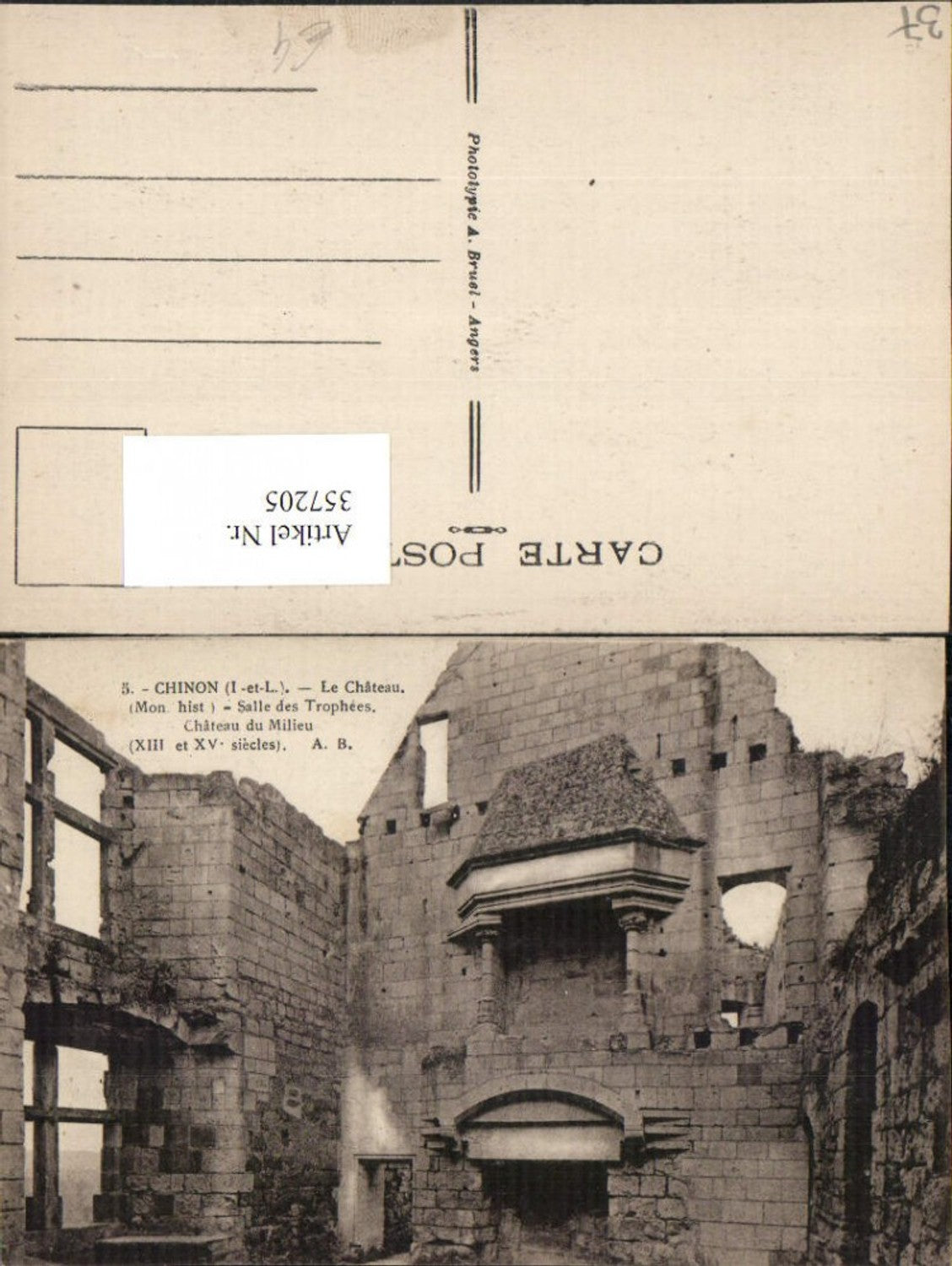 357205,Centre Indre-et-Loire Chinon Le Chateau Salle des Trophees Schloss Ruine