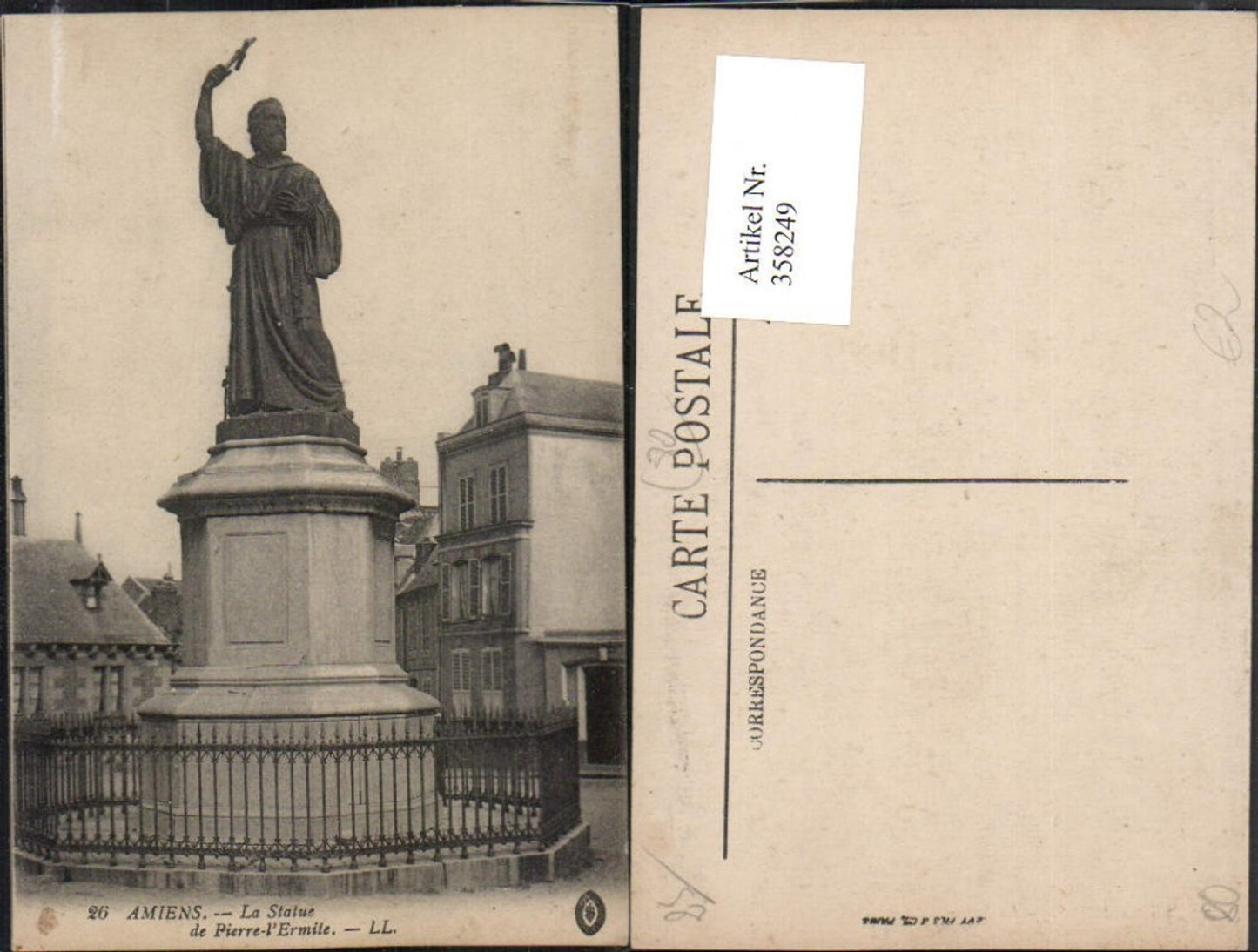358249,Picardie Somme Amiens La Statue de Pierre Ermite Denkmal