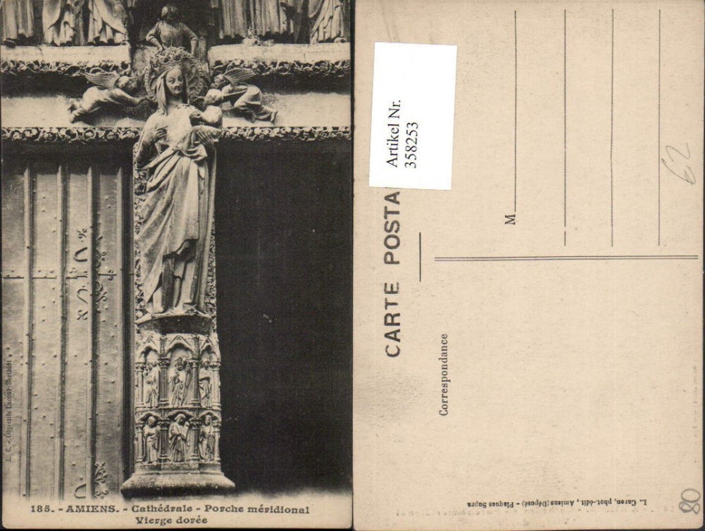 358253,Picardie Somme Amiens Cathedrale Porche meridional Vierge doree Statue