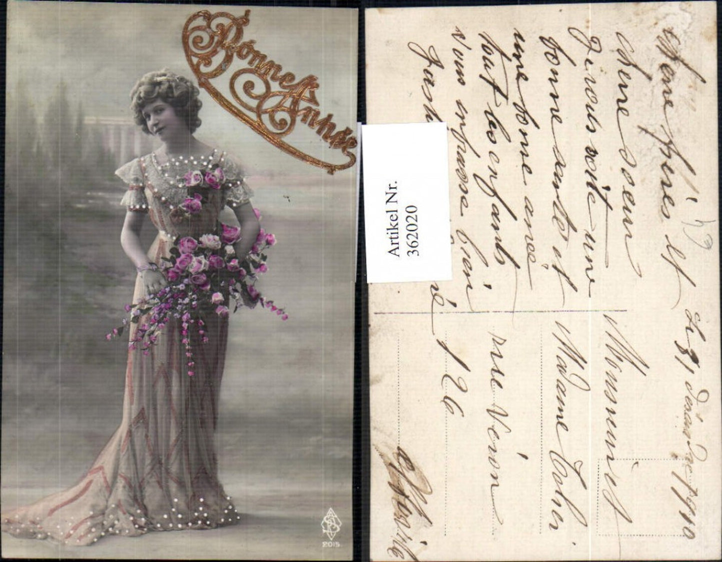 362020,Frau Kleid Rosen Strauß Präge Goldschrift