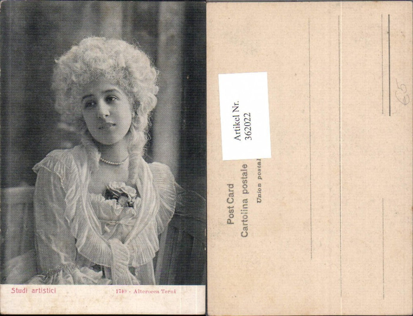362022,Frau Studi artistici Lockenkopf Kleid Perlenkette