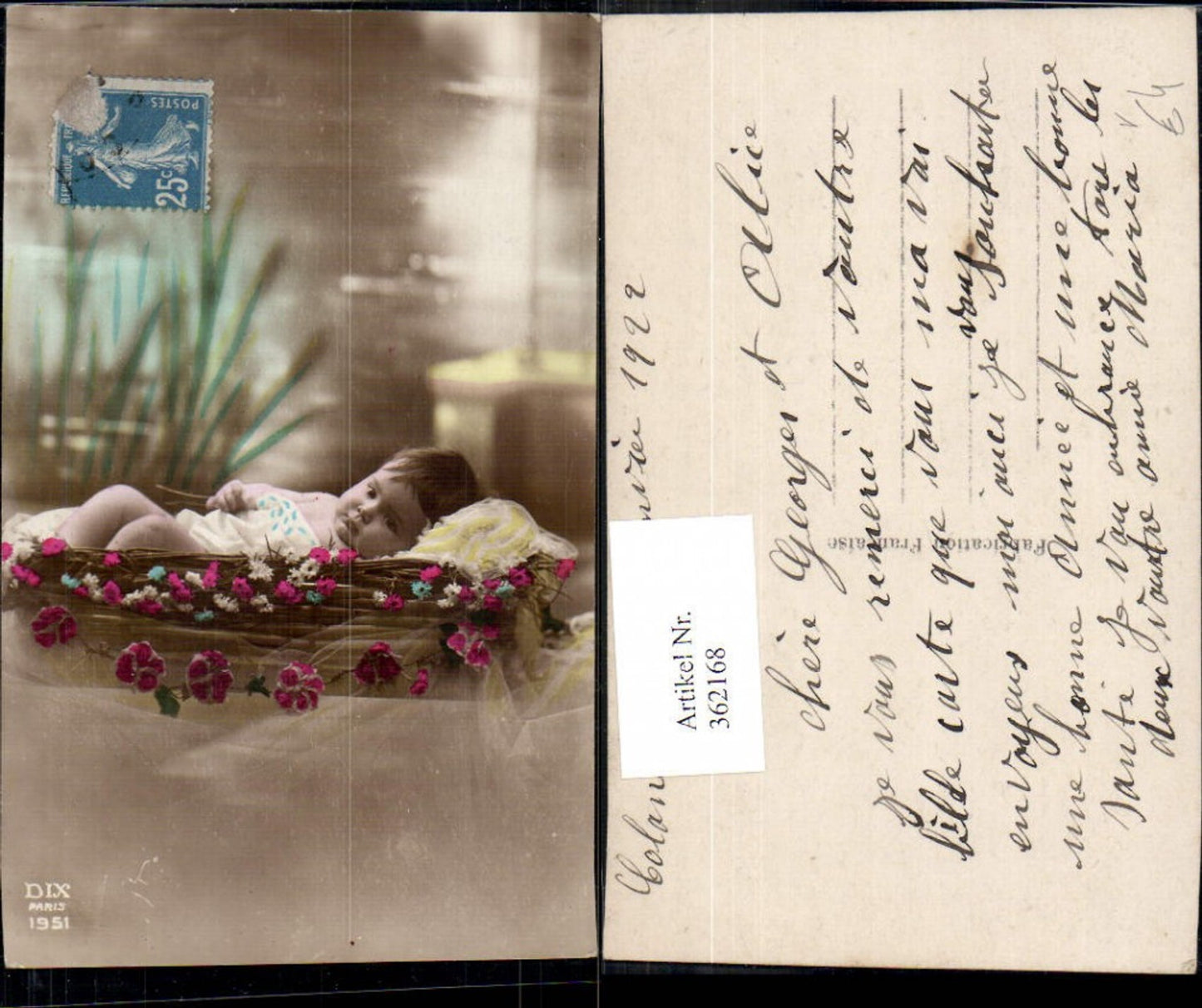362168,Kind Kleinkind i. Korb liegend Schilf Blumen Nelken pub DIX Paris 1951