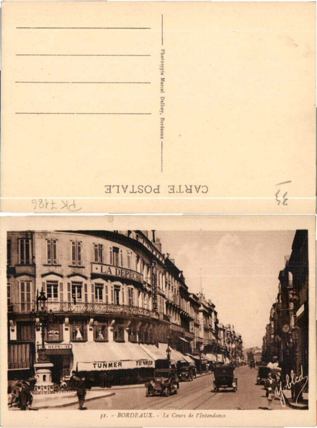 60848,Bordeaux Strassenansicht Oldtimer