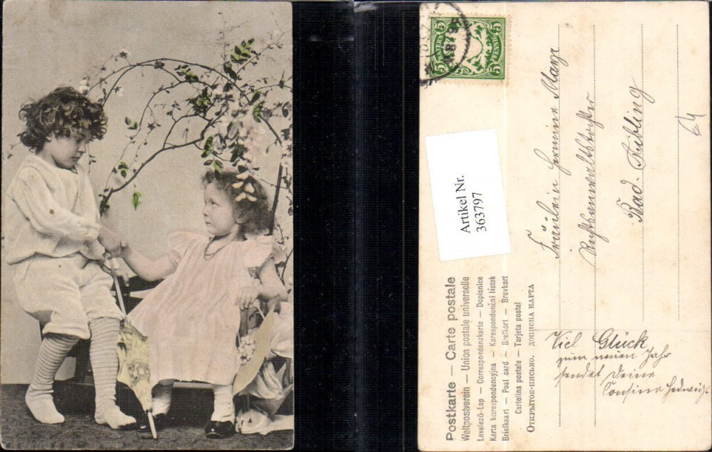 363797,Kinder Weiße Kleidung Schirm Händchenhalten Rosenstrauch