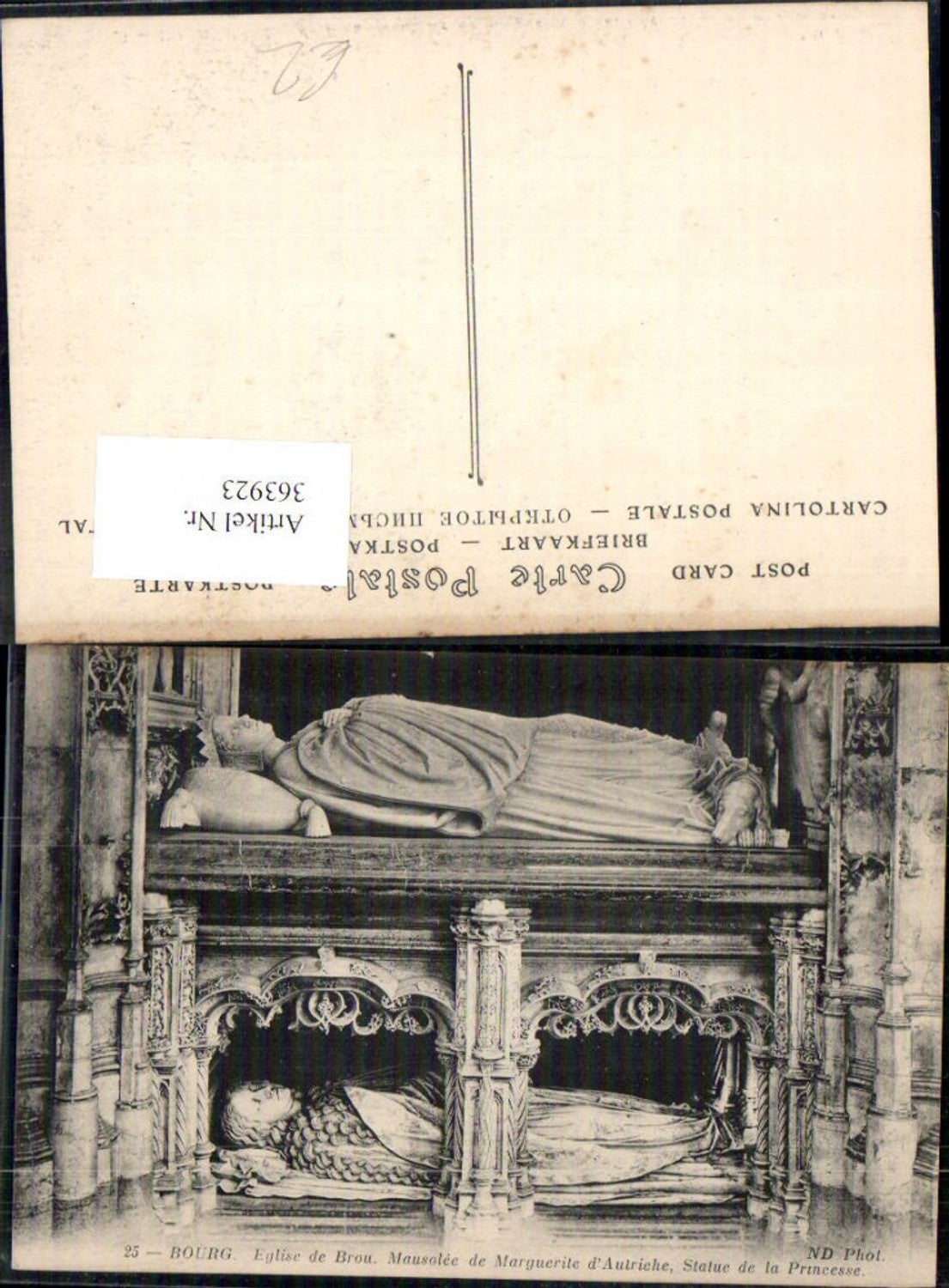 363923,Kirche Bourg Eglise de Brou Mausolee de Marguerite de Autriche Statue de la Princesse Innenansicht