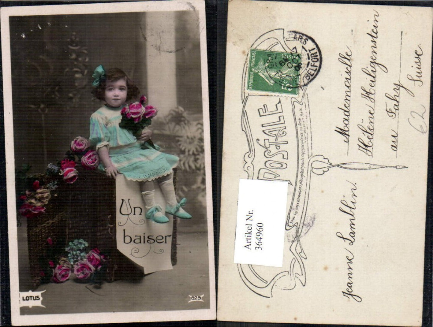 364960,Kind Mädchen Kleid Haarschleife Rosen Blumenstrauß