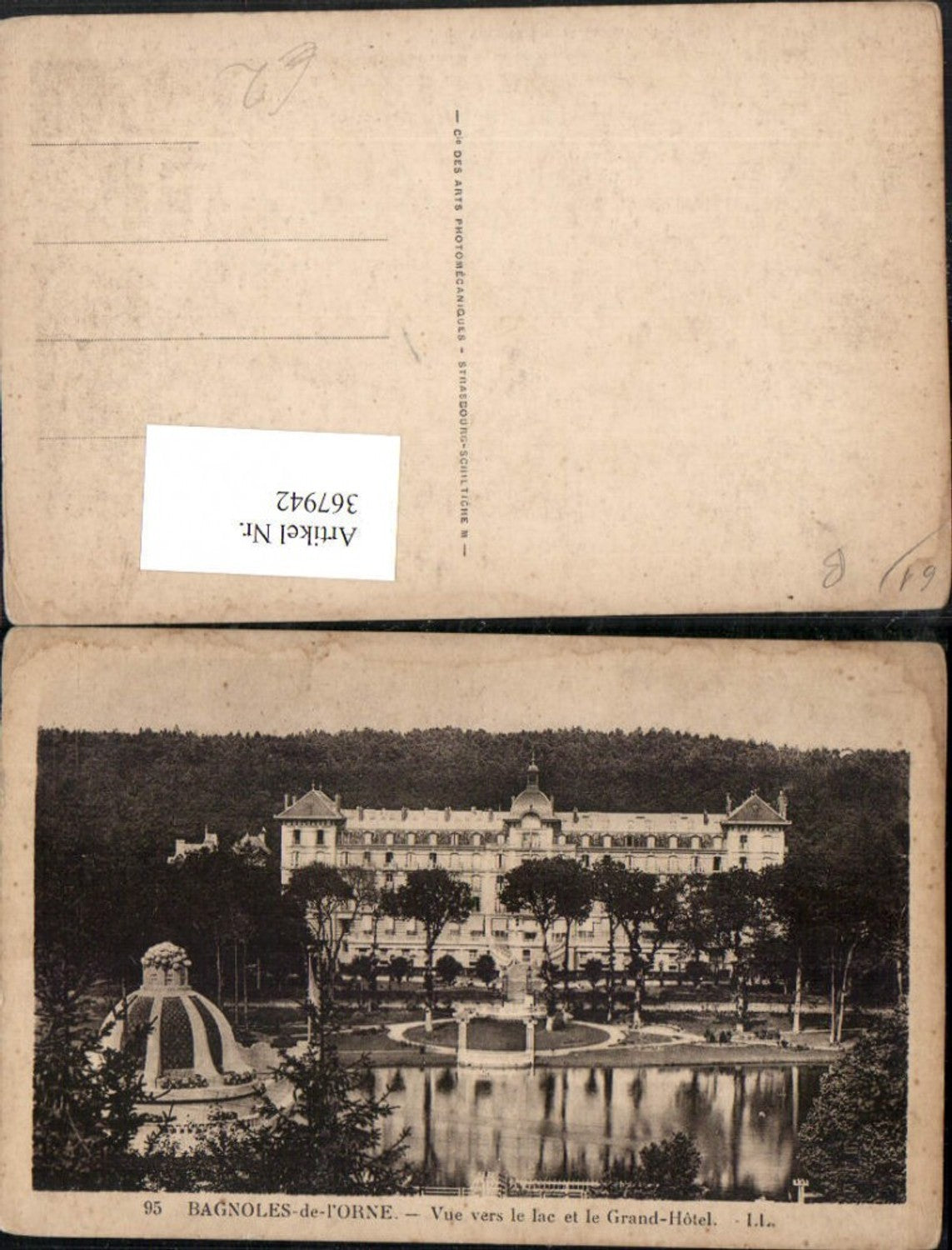 367942,Bassen-Normandie Orne Bagnoles-de-l'Orne Vue vers le Lac et le Grand Hotel