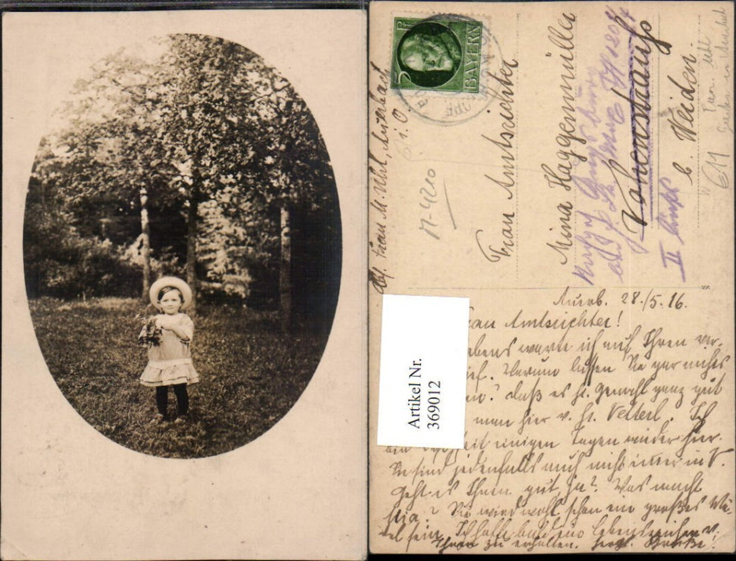 369012,Foto AK Auerbach in der Oberpfalz Familie Uhl Garten Mädchen m. Hut