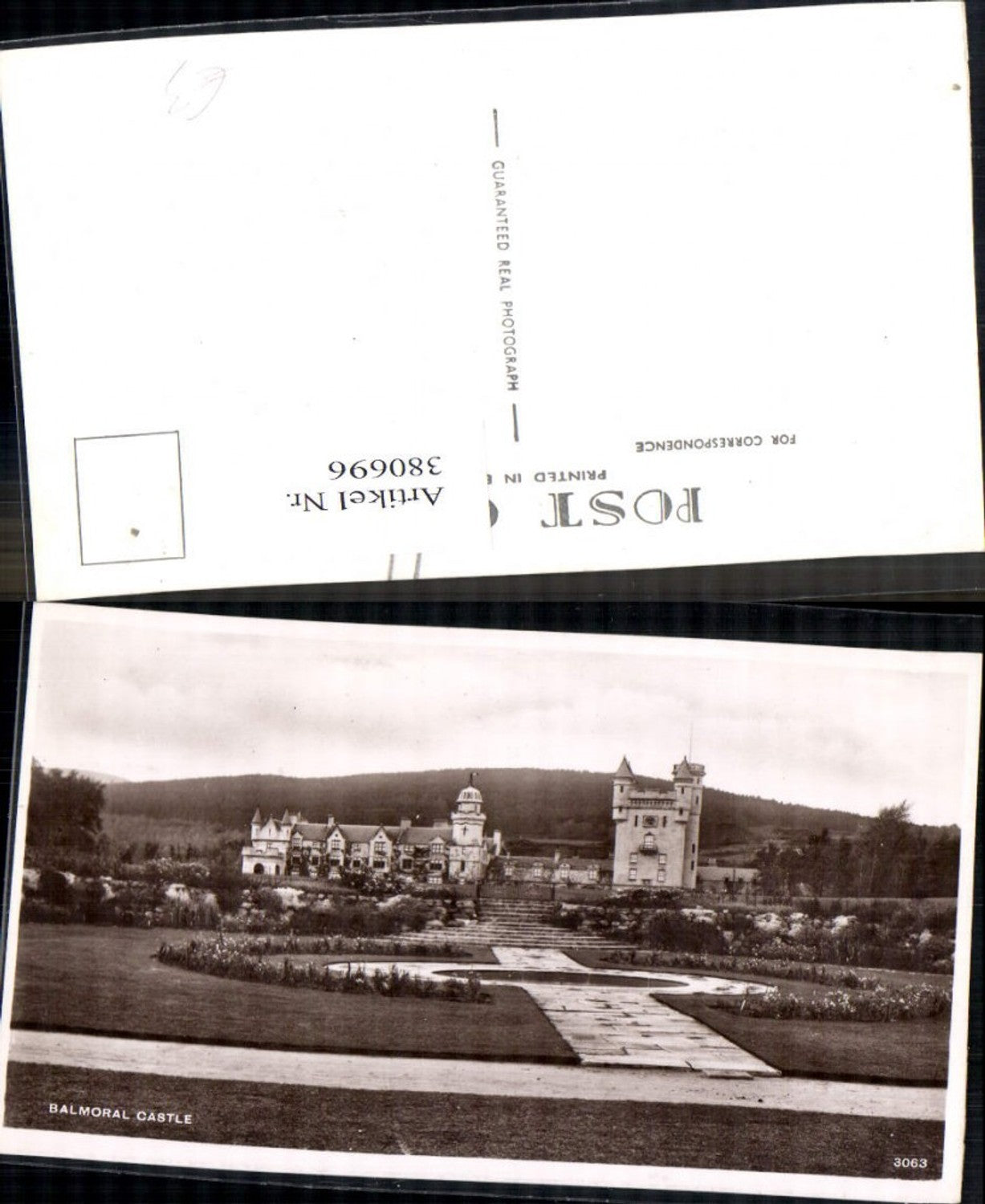 380696,Schloss Burg Balmoral Castle Teich Gartenanlage