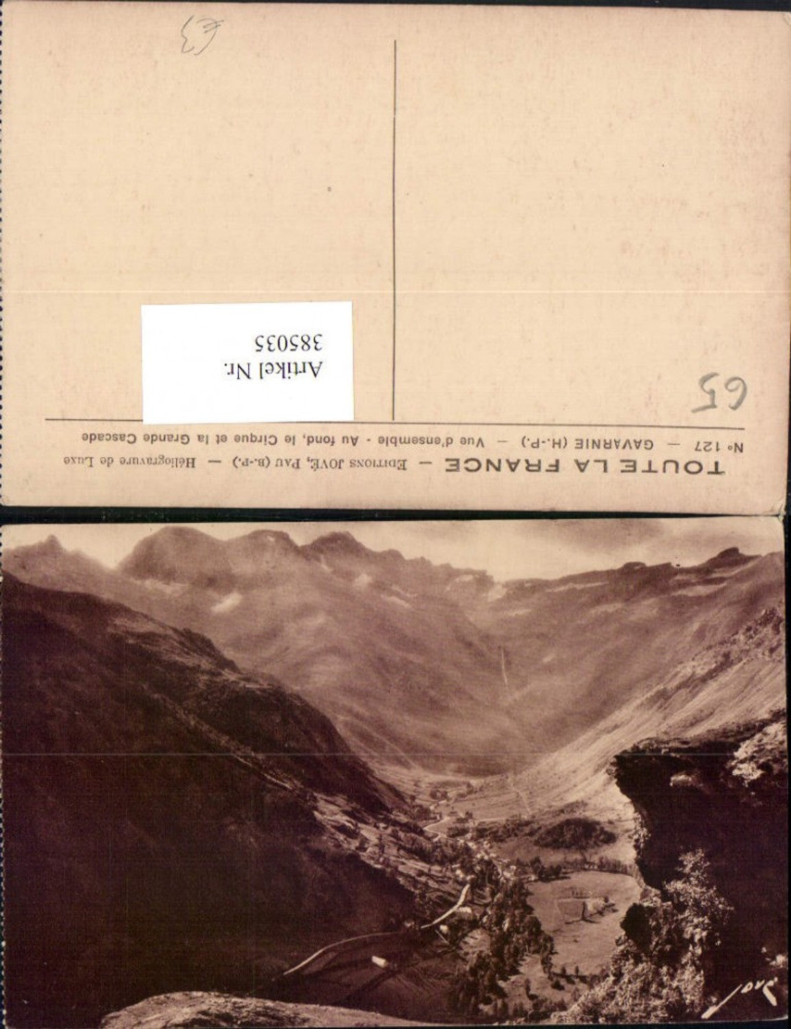385035,Midi-Pyrenees Hautes-Pyrenees Gavarnie Au fond le Cirque et la Grande Cascade Bergkulisse