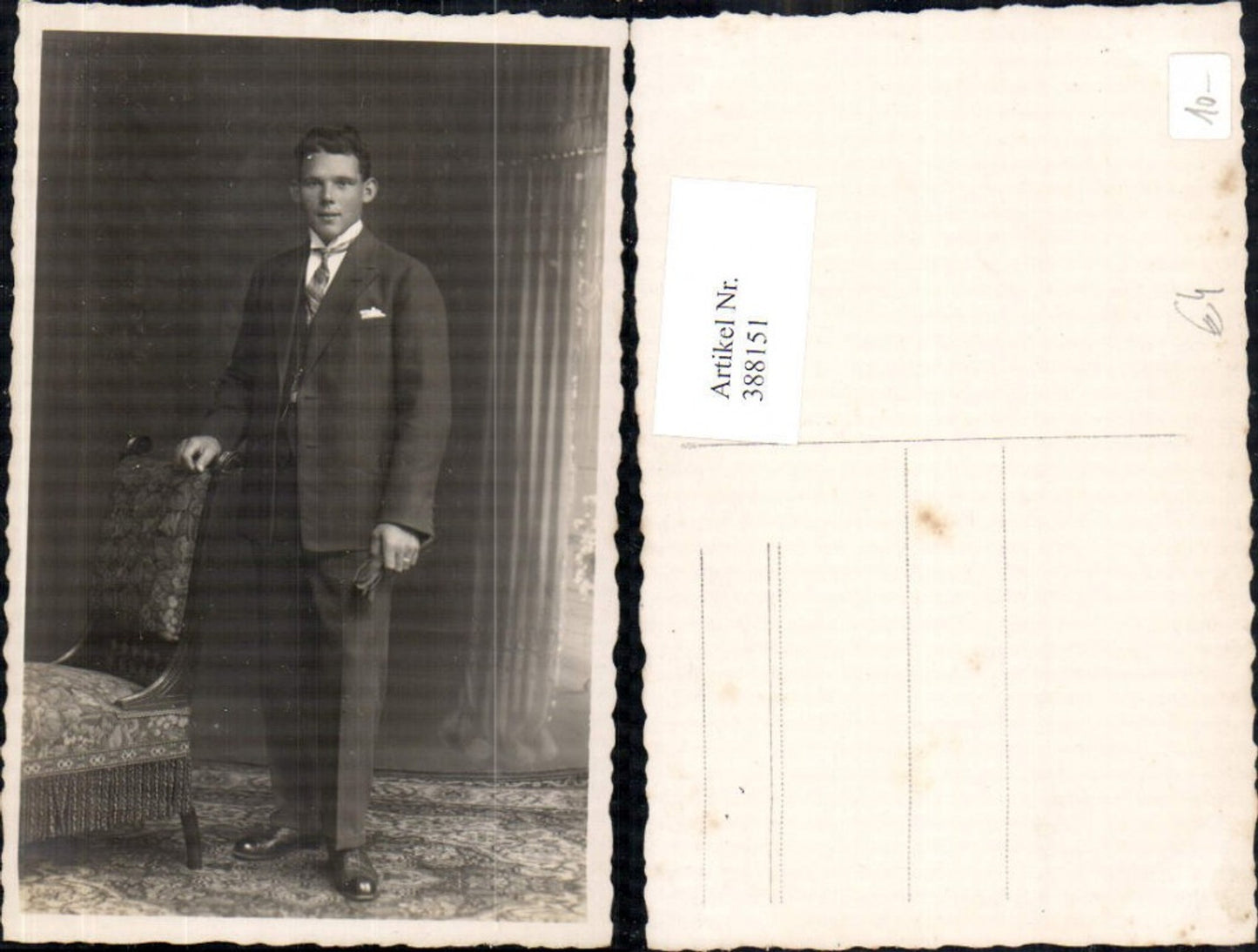 388151, Photo Ak Man in Suit Standing Gloves