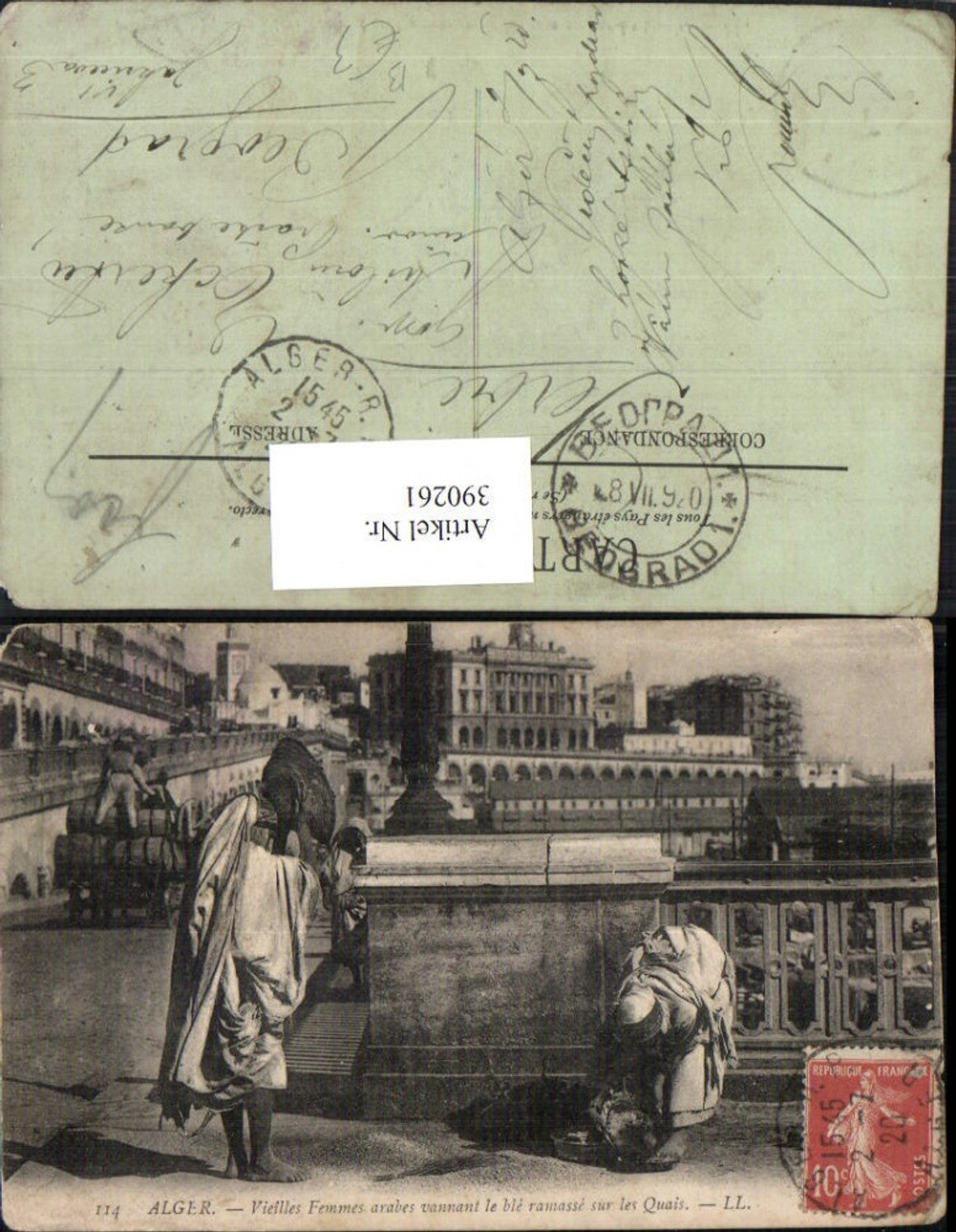 390261,Algeria Alger Algier Vieilles Femmes arabes vannant le ble ramasse sur les Quais Volkstypen